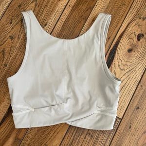 Lululemon crop tank Size 6